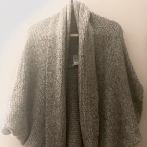 Grey shawl